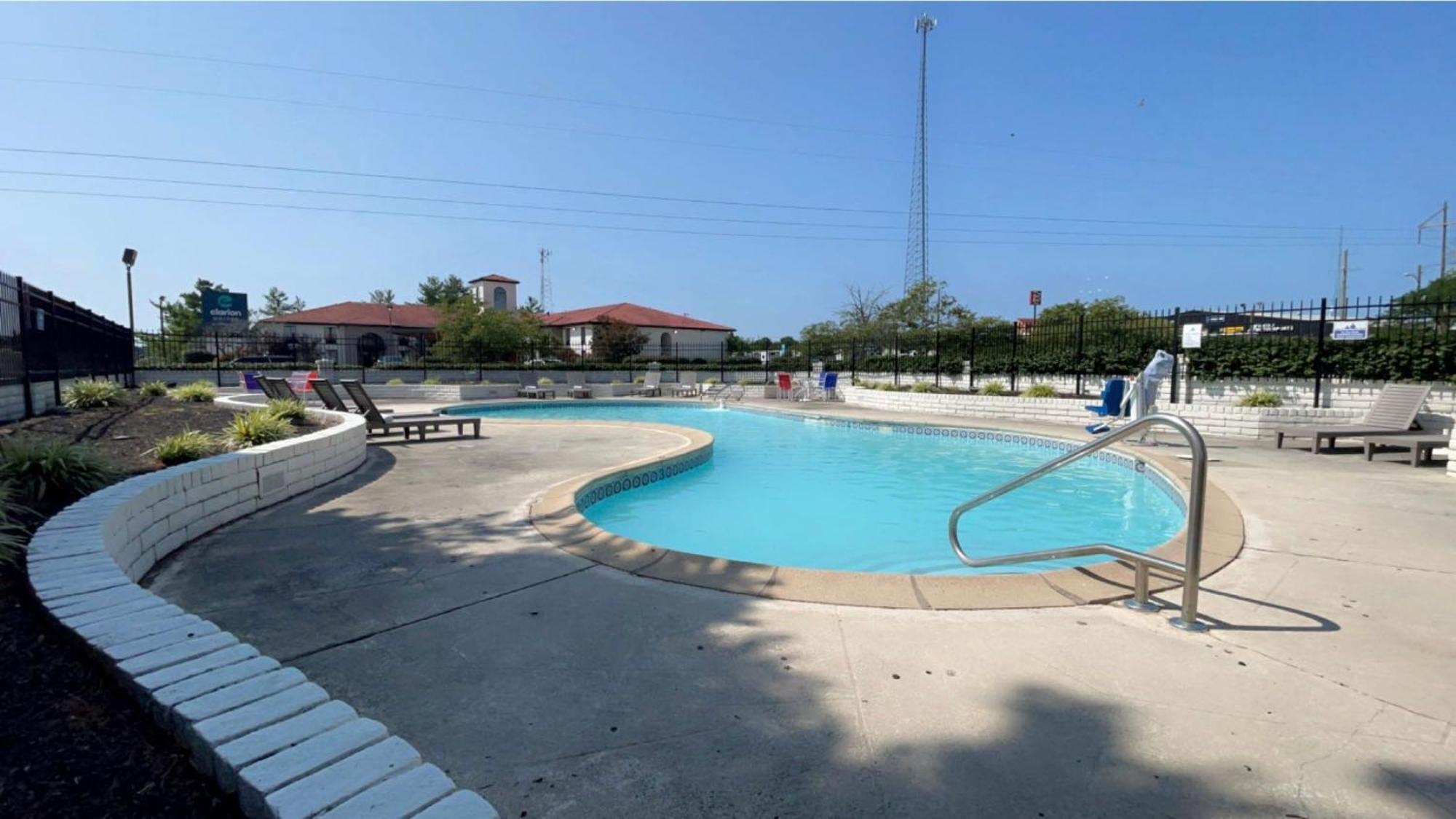 Clarion Pointe Richmond North Near University Εξωτερικό φωτογραφία