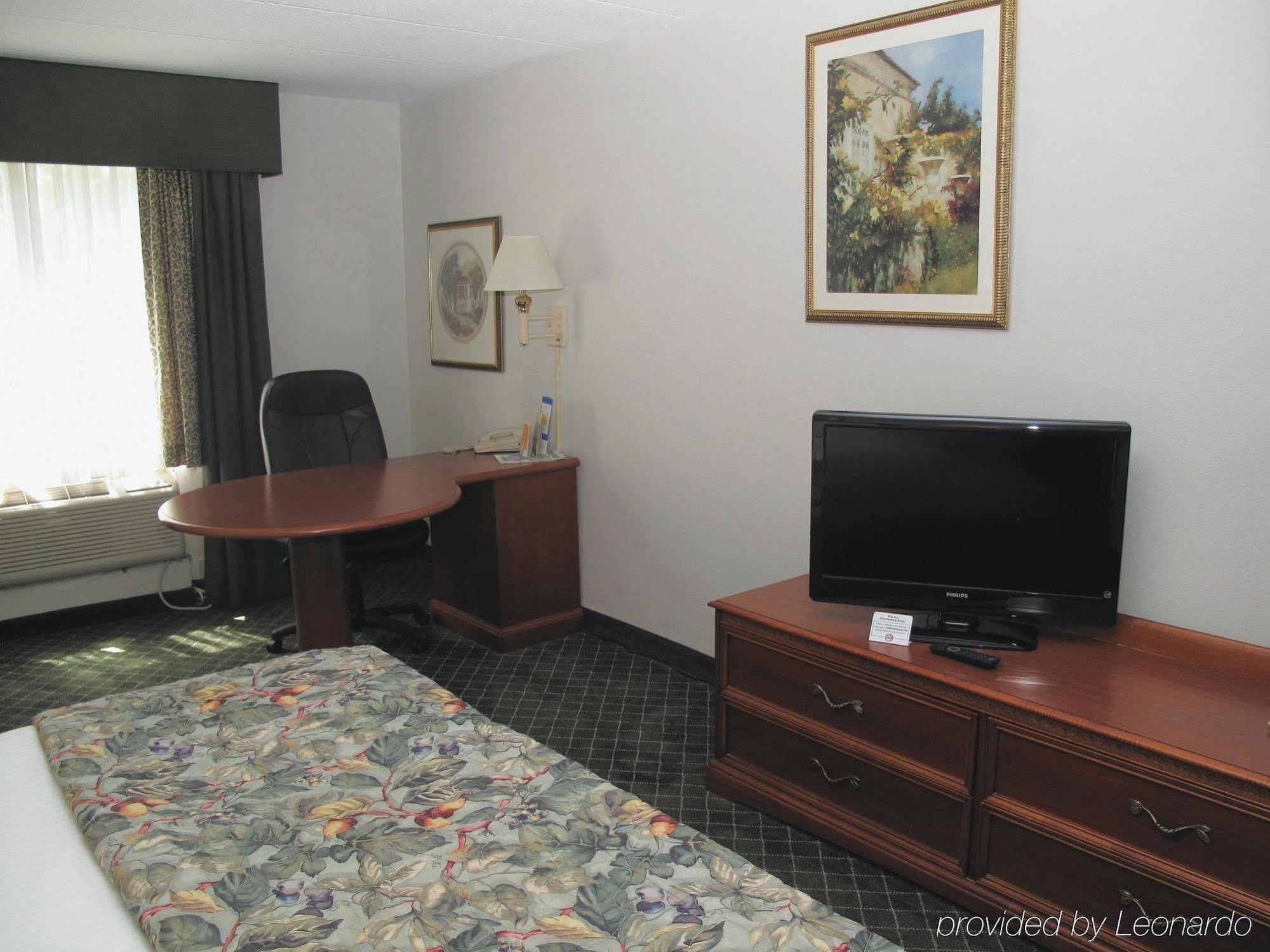 Clarion Pointe Richmond North Near University Εξωτερικό φωτογραφία